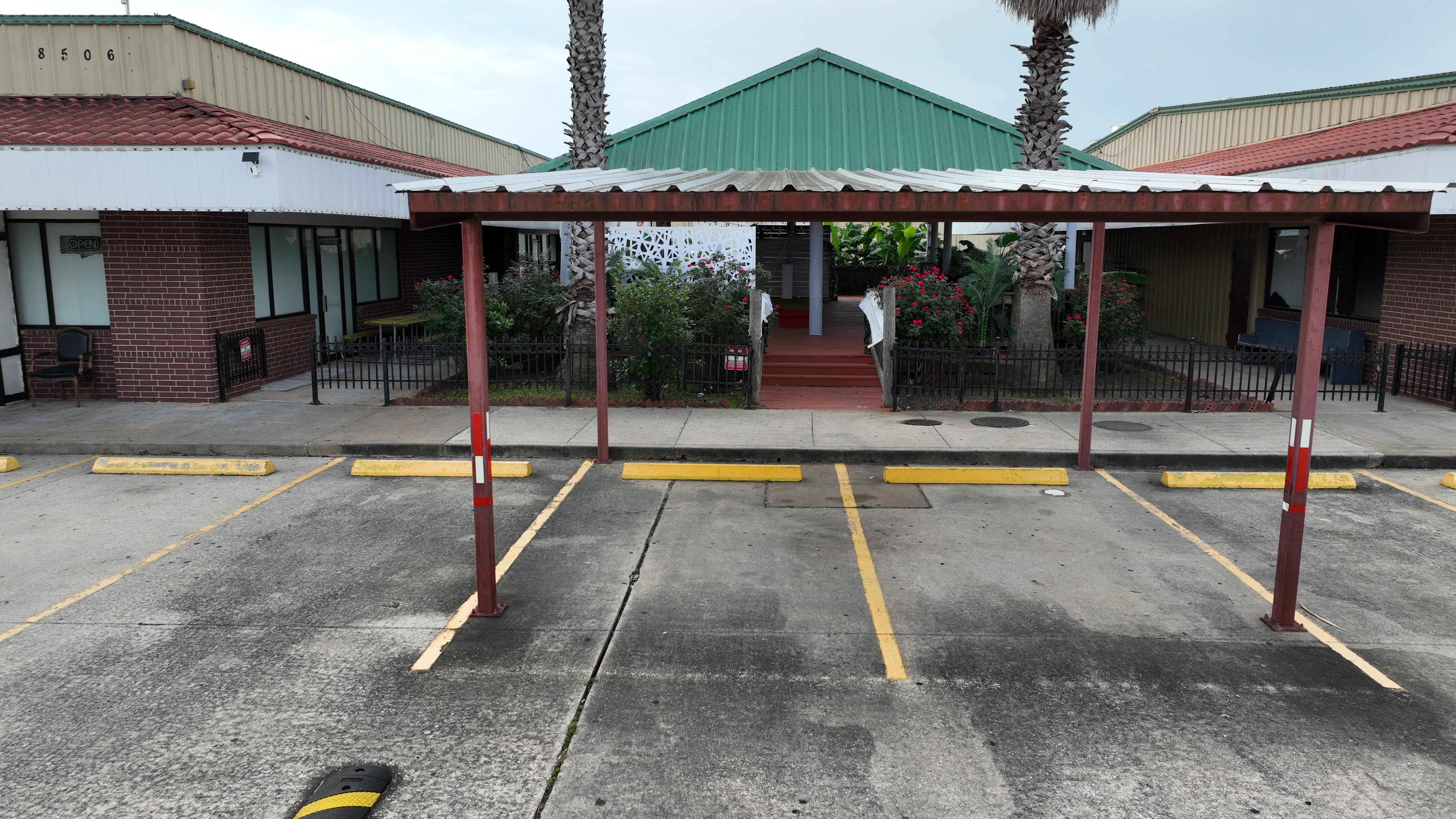 8500-8510 Almeda Genoa Rd